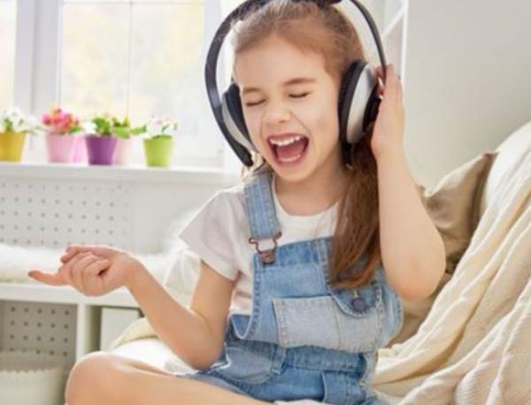 Kulaklıktaki Yüksek Ses İşitme Kaybını Tetikliyor